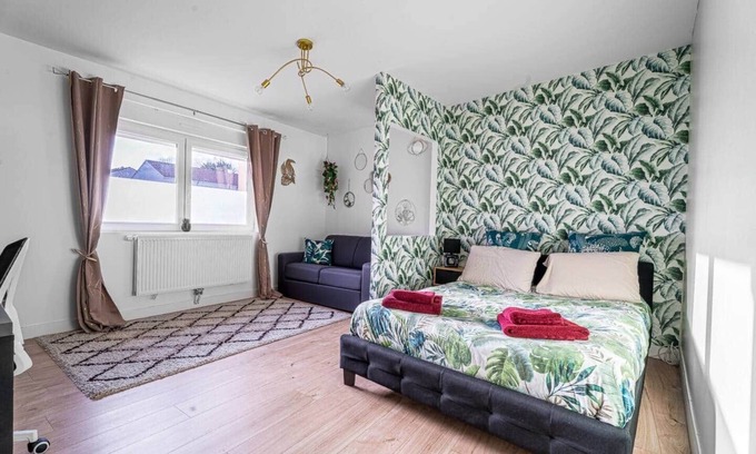 Woippy Lit Et Petit-Déjeuner | Private room 22m² + Sofa bed - WIFI - 120m² - France