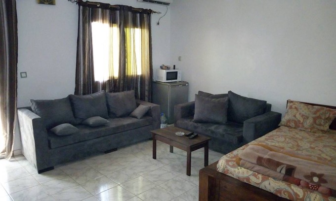 Dakar Station Balnéaire | Chambre privée ∙ 3 personnes