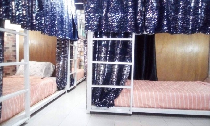 Don Muang Station Balnéaire | Chambre privée ∙ 8 personnes