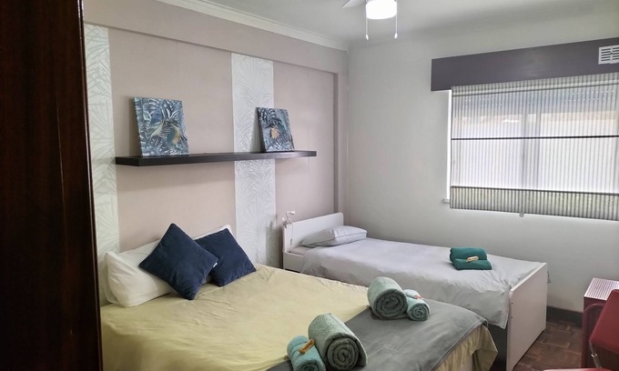 Corroios Appartement | Private room A/C, Cable TV, Wifi