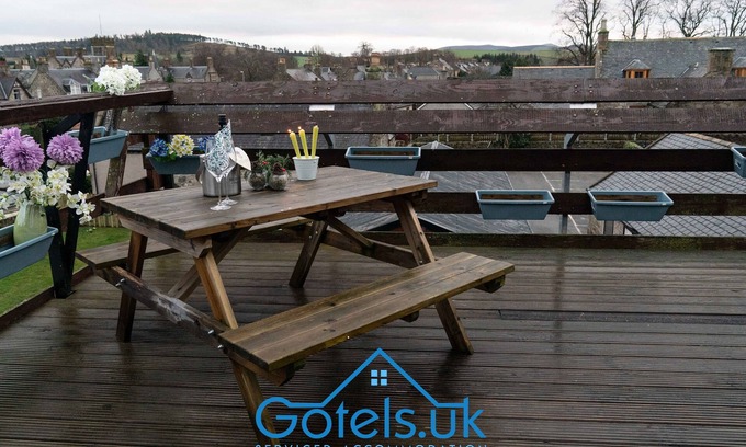 Huntly Appartement | ⭐ Private Room Blossom⭐ 2 Guests, Roof Terrace, Free Wifi ❤️