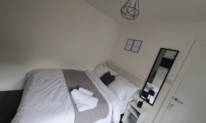 Erdington Maison | Private Room - Ensuite Bathroom - Free Parking