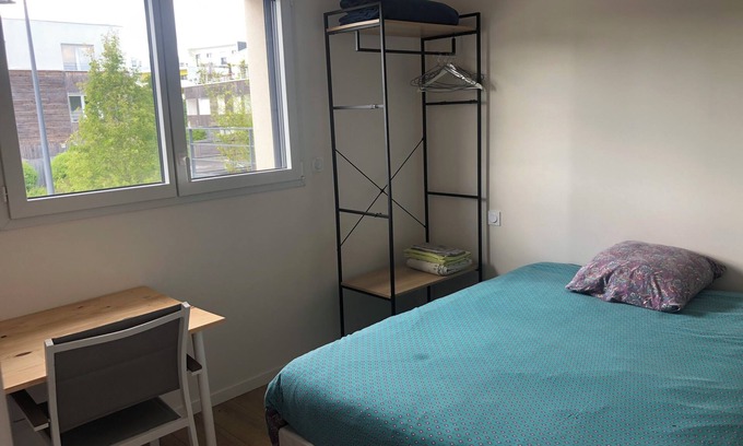 Vezin-le-Coquet Lit Et Petit-Déjeuner | Private room in shared apartment by the week