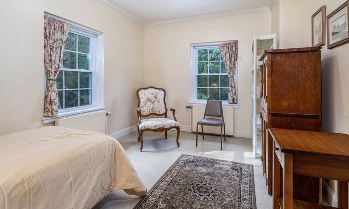 Lancaster Maison | Private Room in Grand Estate w/ Separate Entrance