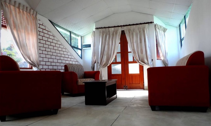 Kandy Station Balnéaire | Chambre privée ∙ 4 personnes