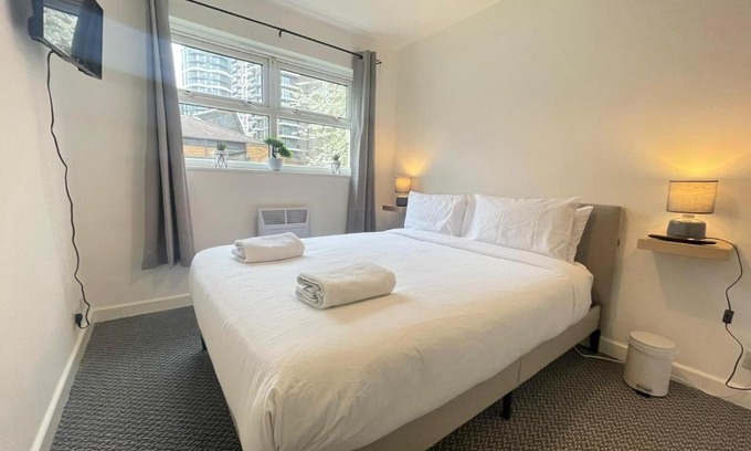 Barking Maison | Private room near Barking Station