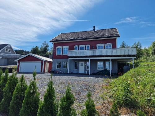 Biri Appartement | Private room with shared kitchen, bathroom and tv