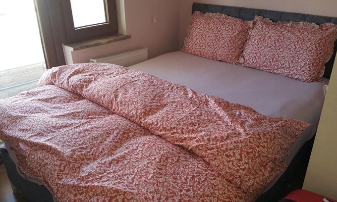 Mentese Lit Et Petit-Déjeuner | Private Rooms and Flats Apartments