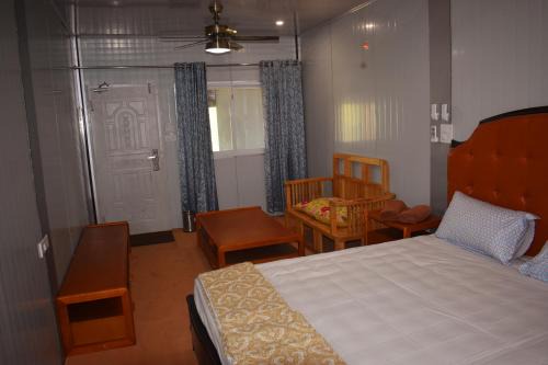 South West Maison | Private Rooms with International Airport View
