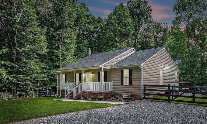 Acquinton Maison | Private Rural Retreat in Central King William County