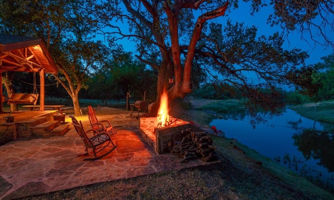 Llano Cabine | Private & Seculded Cabin on Comanche Creek with 73 Acres to Roam