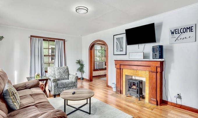 Bossier City Maison | Private Shreveport-Bossier Retreat by Riverfront!