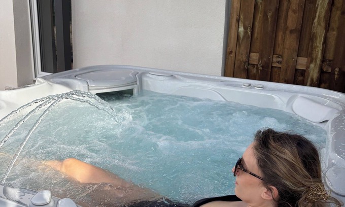Pamfou Maison | Private spa & Polynesian escape 20 minutes from Fontainebleau - PrestigeLodges