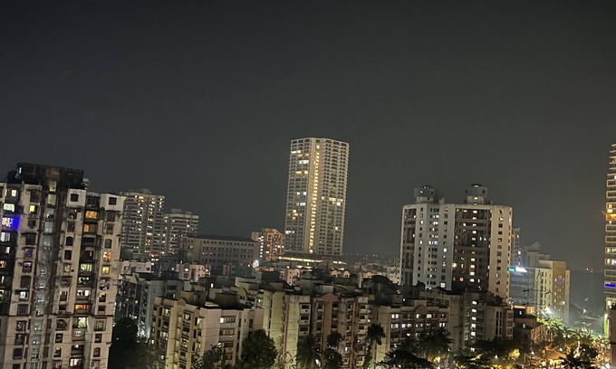 Andheri West Appartement | private specious master bedroom with attached bathroom