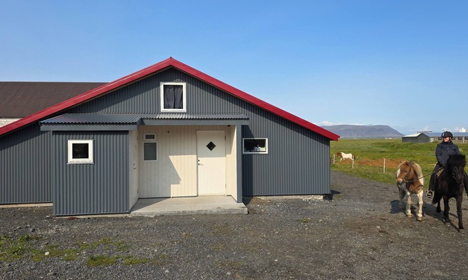 Sveitarfelagid Olfus Appartement | Private stable apartment at Cora's Icelandic horse farm in South Iceland