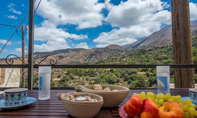 Lastros Appartement | Private studio in historic house