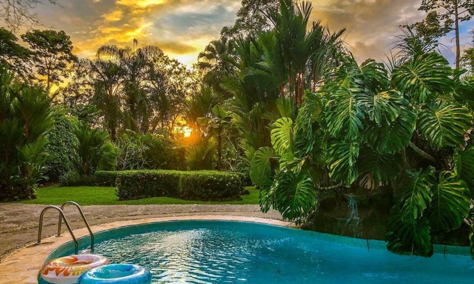 Dominical Appartement | Private suite 102 with beautiful gardens, shared pool and BBQ area!
