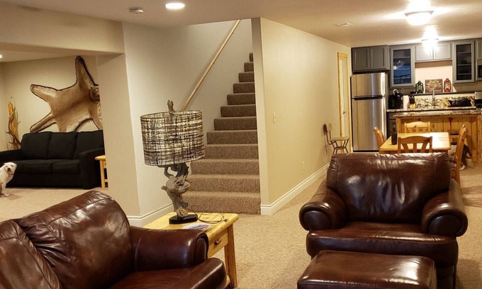 Cascade Appartement | Private suite just a short walk to Missouri River.
