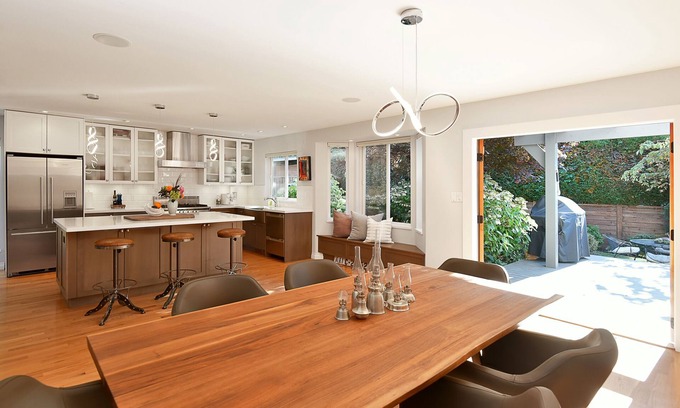 Gibsons Maison | Private & Sunny Coastal Retreat