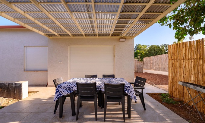 Shadmot Dvora Maison | Private sweeming pool surrounded by nature .3 bedroom suite 20m to the kineret