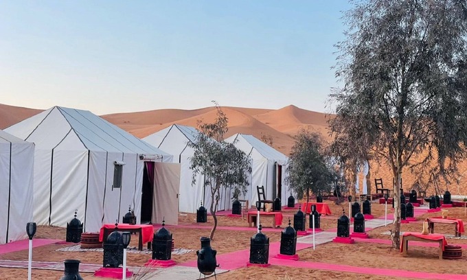 Taouz Lit Et Petit-Déjeuner | Private tent and camel ride