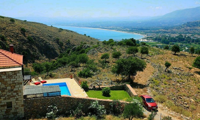 Georgioupolis Villa | Villas traditionnelles privées avec vue mer et montagne à 3 km de plage de sable fin
