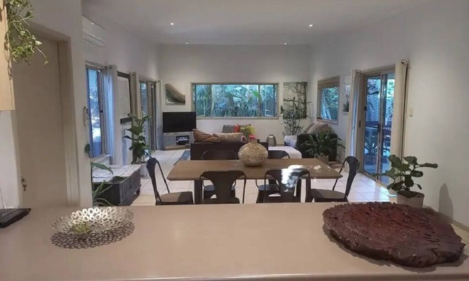 Ocean Shores Maison | Private, tropical home in Ocean Shores.