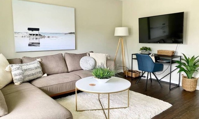 Apex Maison | Private, Updated Townhouse in DT Apex