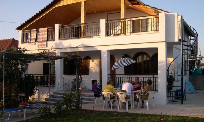 Nea Iraklia Maison | Private vacation home by the sea with a beautiful garden in a quiet location