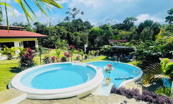Chachagua Villa | Private Villa near La Fortuna w Large Pool Perfect for Large Group or Families