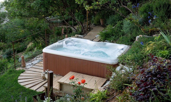 Seravezza Villa | Magnifique maison de vacances privée avec climatisation, bain à remous, WIFI, sauna, balcon