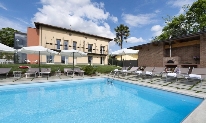 Monteu Roero Villa | Belle maison de vacances privée avec climatisation, piscine privée, WIFI, TV, patio, près de Alba