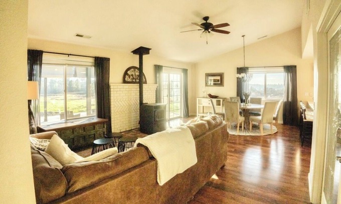 Shenandoah Valley Maison | Private Vineyard Getaway in the Heart of Plymouth!