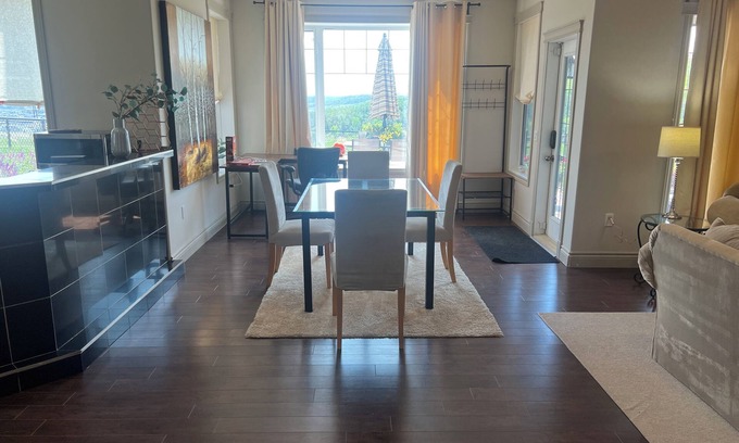 Southeast Calgary Maison | Private Walkout Suite with a View