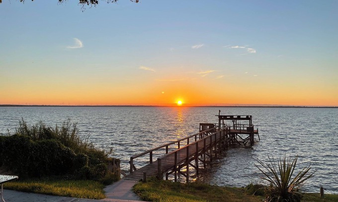Dinero Maison | Private Waterfront Home on Lake Corpus Christi