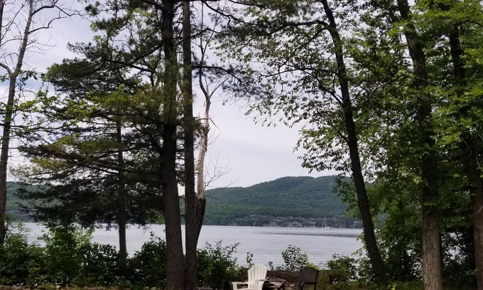Willsboro Maison | Private Willsboro Home on Lake Champlain-Adirondack Park. Enjoy NY, VT, & Canada