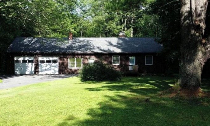 Etna Maison | Private Wooded Retreat close to Cornell