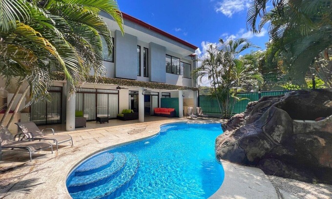 Coco Maison | Private Yard with Pool and Waterfall - Sleeps 8