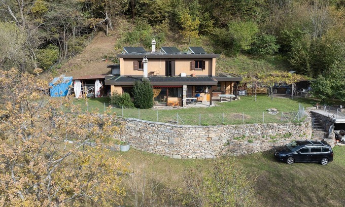 Cavagnago Maison | Private, yet so close to the action!