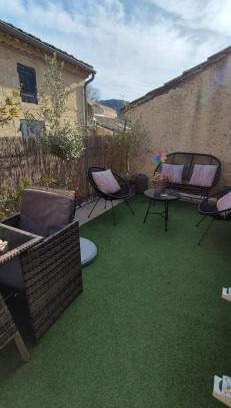 Collias Appartement | Proche d'Uzès la Terrasse du soleil levant