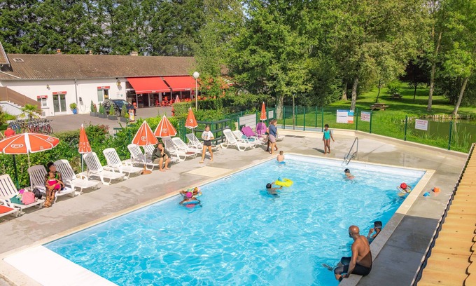 Touquin Maison | Proche Disney & Paris | Camping 4* avec piscine