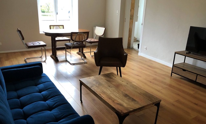 Longeville-les-Metz Appartement | Proche du Centre Ville, Appartement de 100m2, Deux Chambres, Parking Privatif