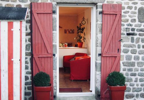 Saint-Laurent-de-Terregatte Maison | Proche Mont St-Michel, deux maisons authentiques au cœur de la nature, domaine de l'Angevinière
