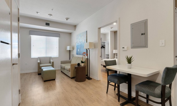 Far North Central Appartement | Properties by Preston I Spacious 1 Bed 1 Bth