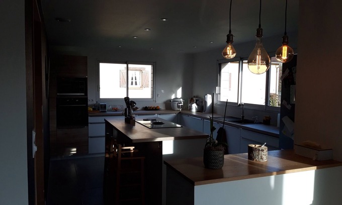 Arnage Maison | Property 300m from the 24 hour circuit of Le Mans
