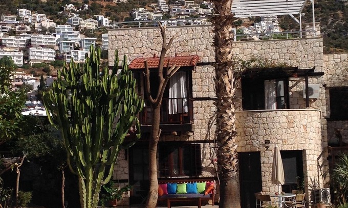 Olympos Villa | Propriété de 2 chambres à Kalkan avec grande terrasse sur le toit et piscine partagée de 185 mètres carrés