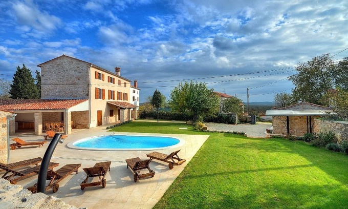 Golas Villa | Propriété avec piscine, jacuzzi et sauna pour 10