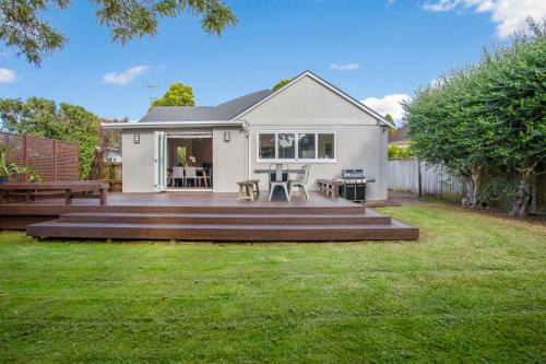 Point Chevalier Maison | Prosper Point Home with BBQ, Patio and Parking