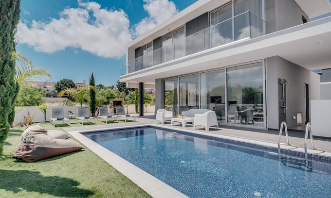 Protaras Villa | Protaras Olivia Pearl Villa 15 Près du centre