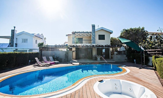 Protaras Cottage | Protaras Villa SV05 - une villa qui peut accueillir 6 personnes dans 3 chambres